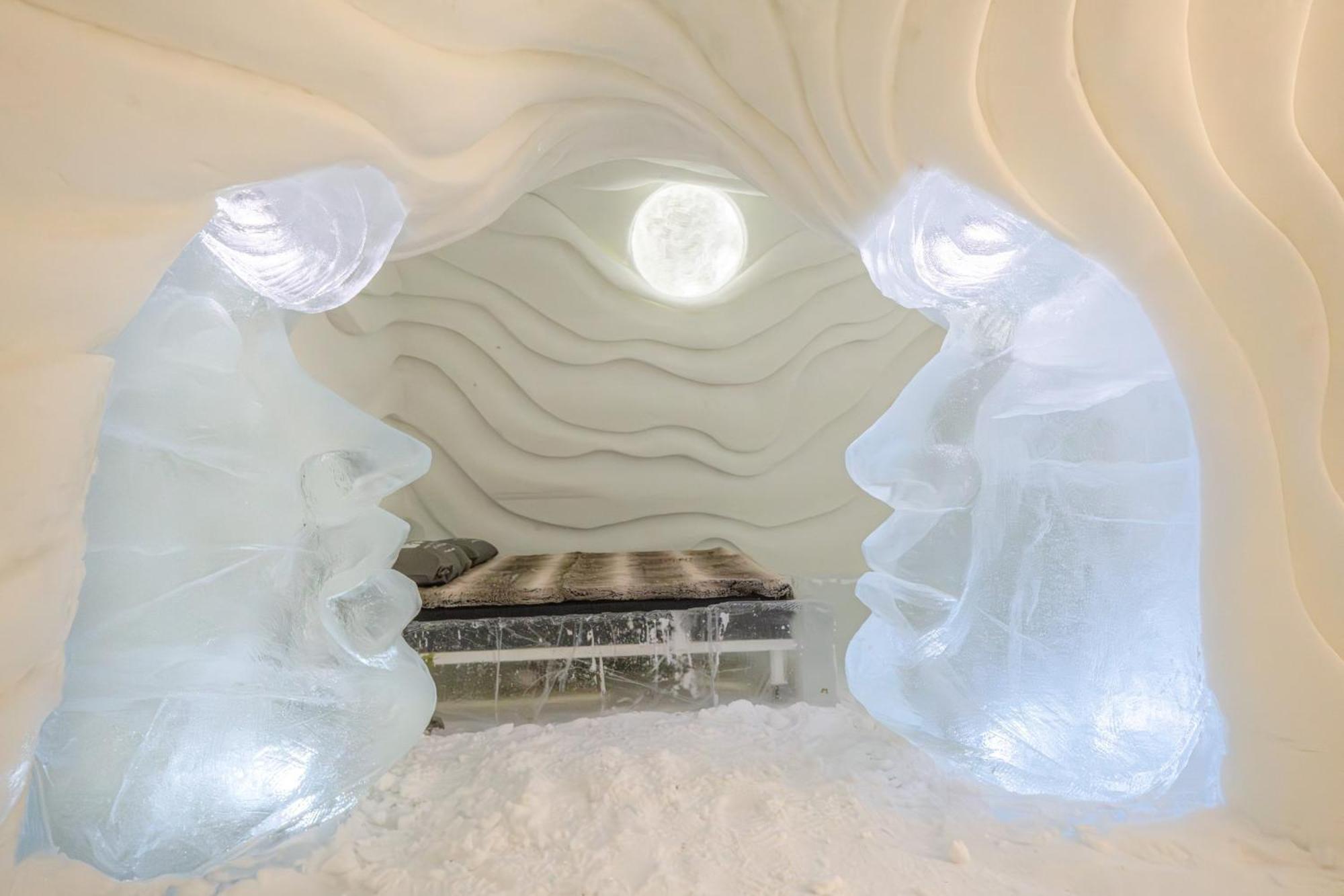 Arctic Snowhotel & Glass Igloos Sinettä Екстериор снимка