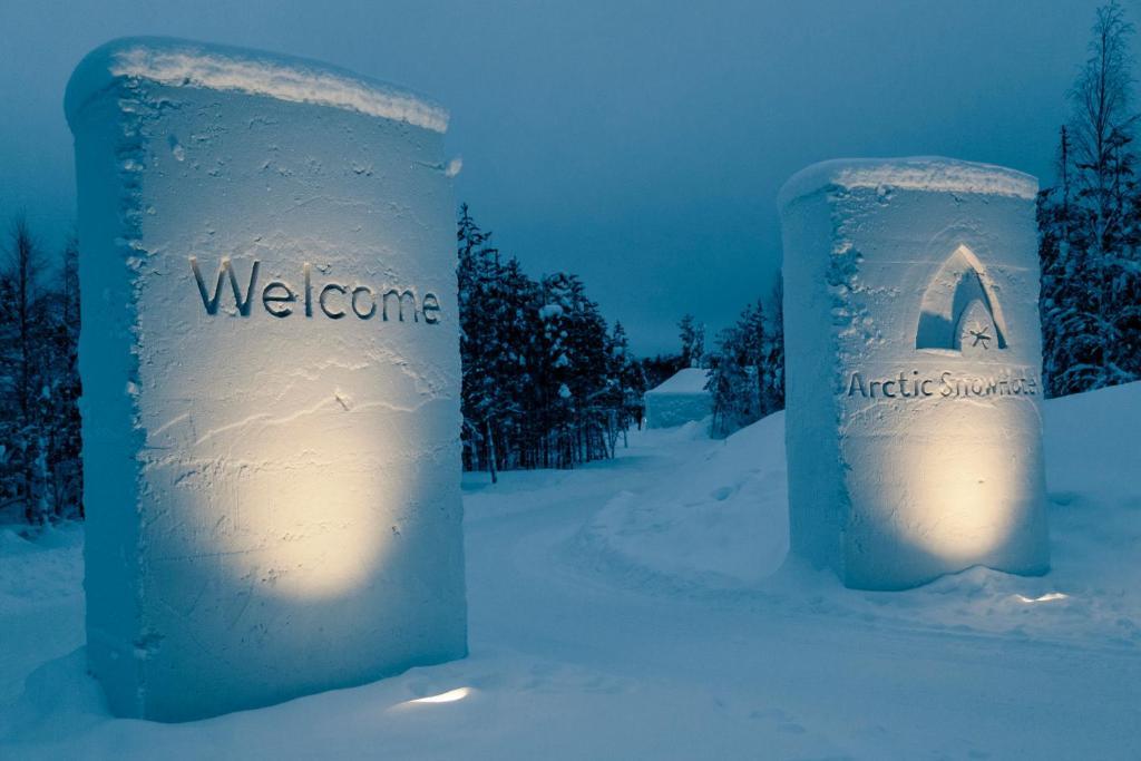 Arctic Snowhotel & Glass Igloos Sinettä Екстериор снимка