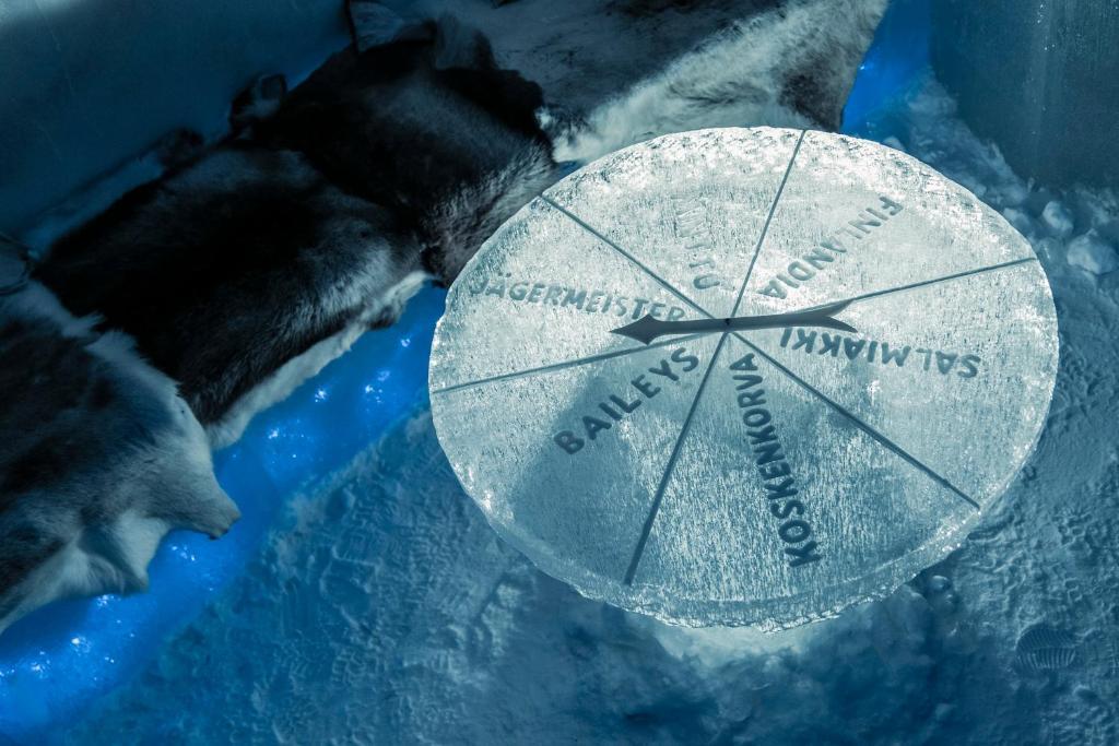 Arctic Snowhotel & Glass Igloos Sinettä Екстериор снимка