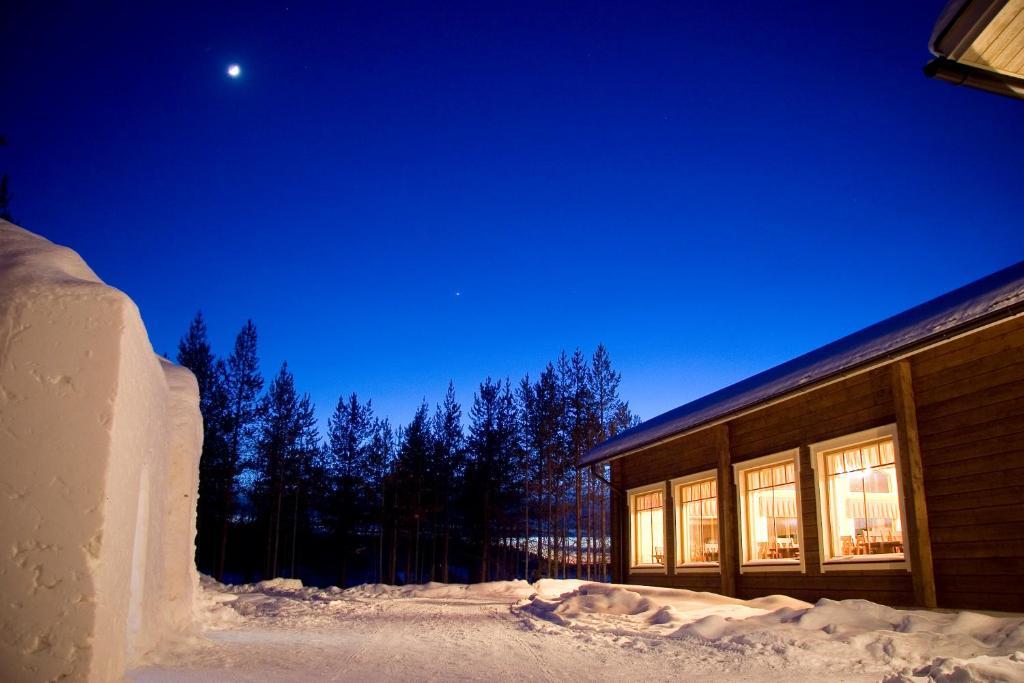 Arctic Snowhotel & Glass Igloos Sinettä Екстериор снимка